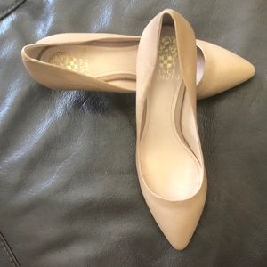 Vince Camuto Classic Nude Heels Size 9